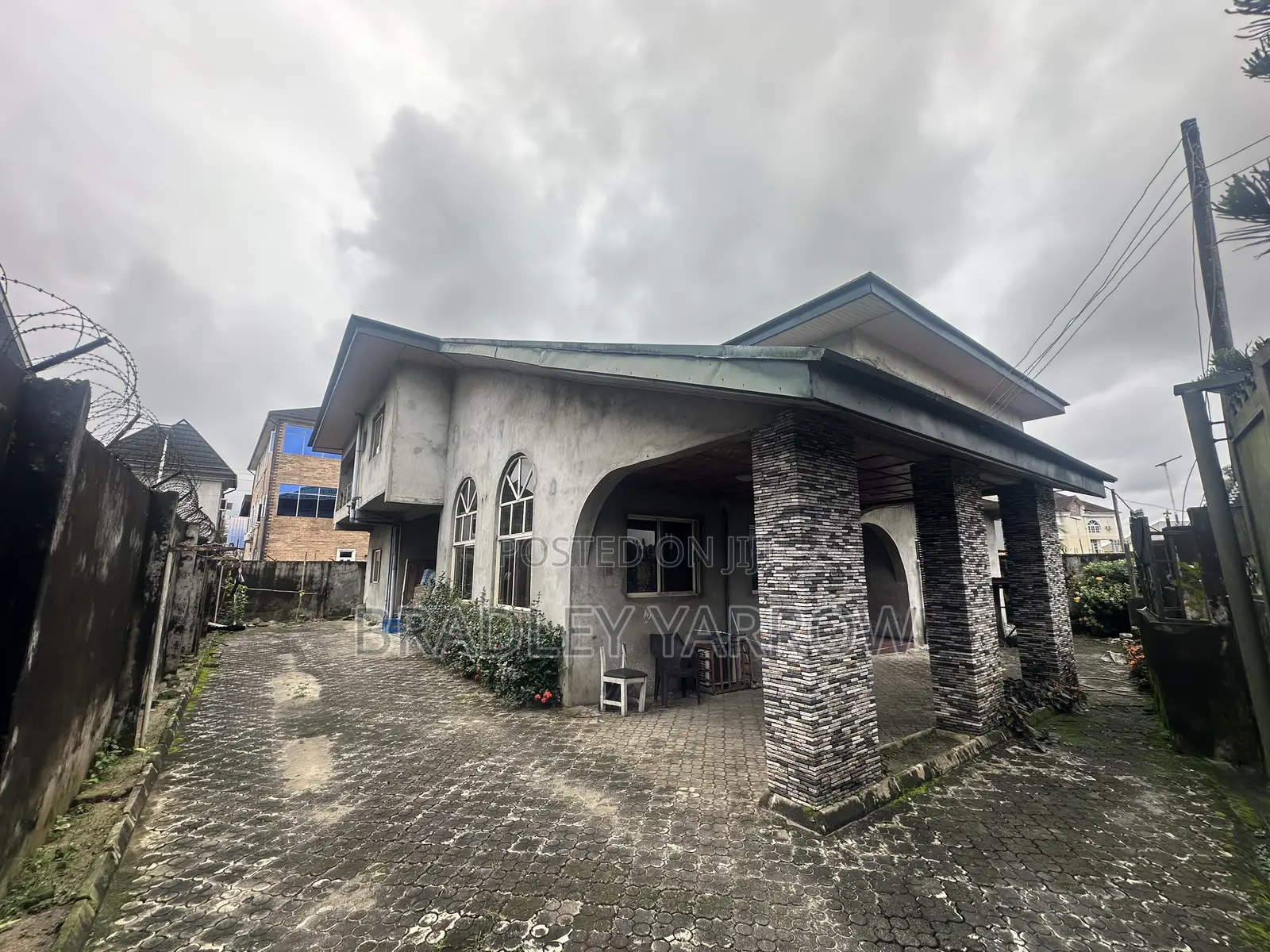6bdrm Duplex in Eagle Island, D-Line for sale