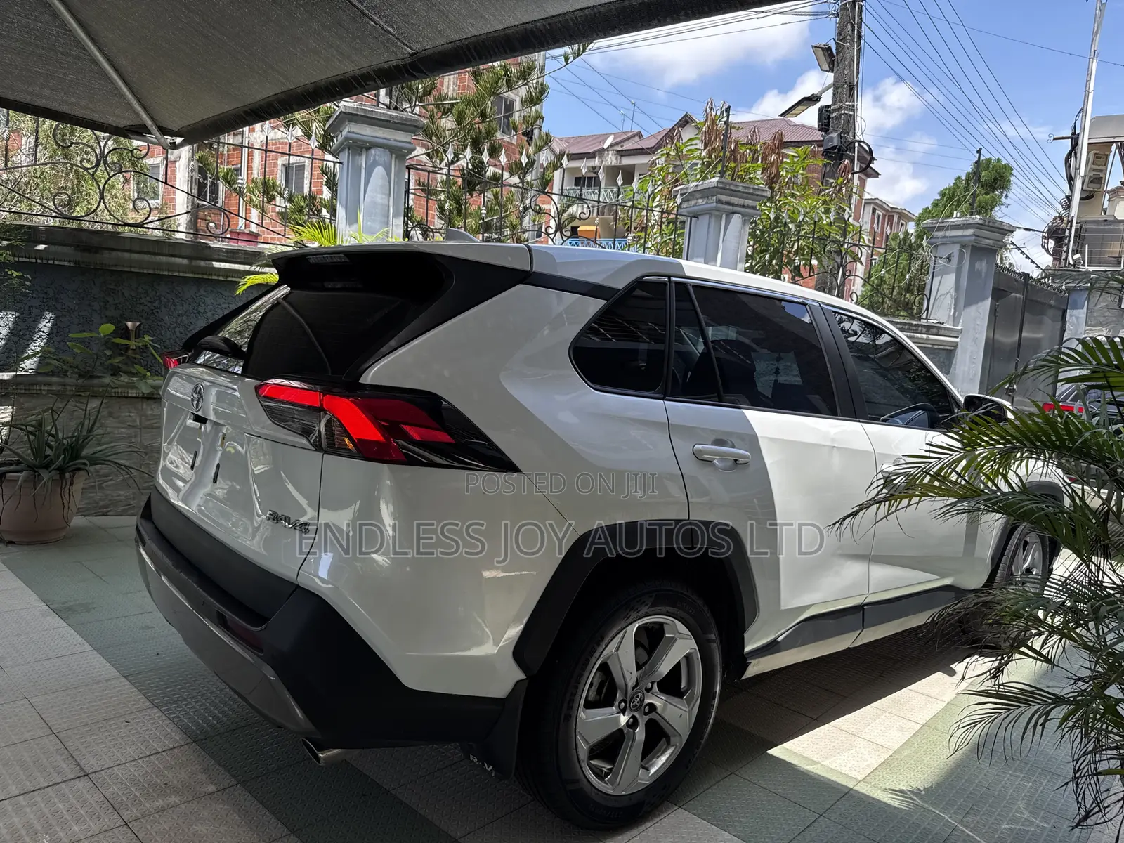 Toyota RAV4 XLE Premium 2022 White