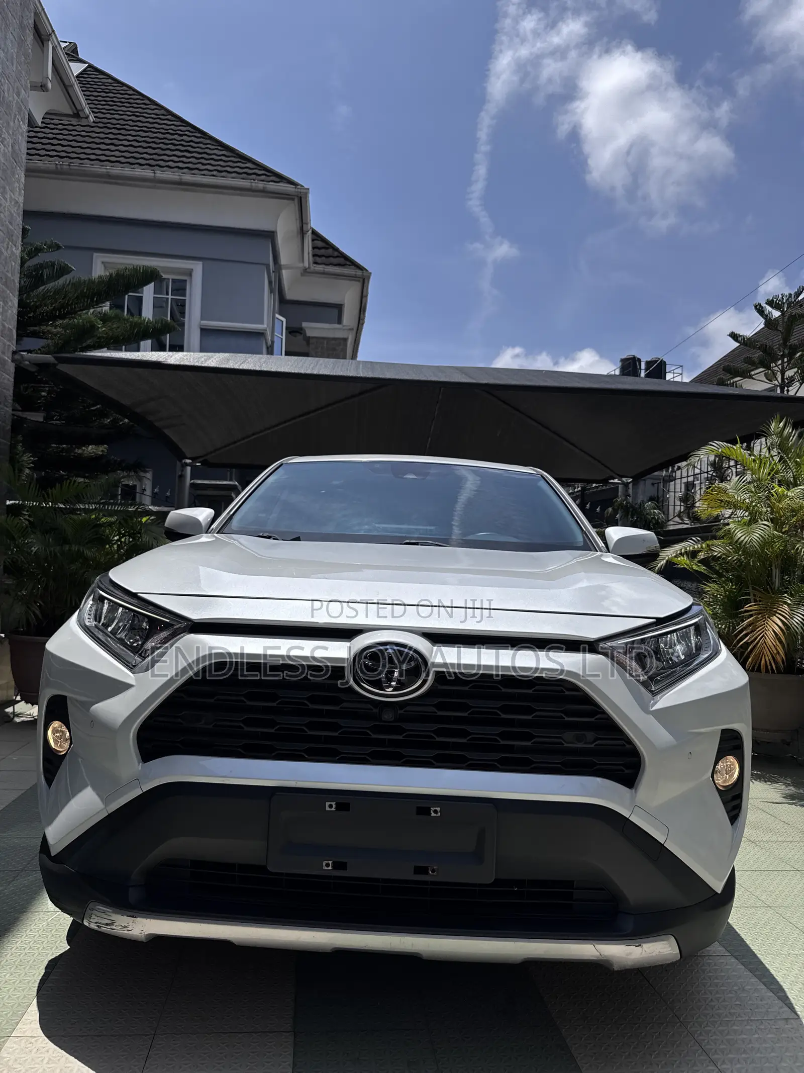 Toyota RAV4 XLE Premium 2022 White