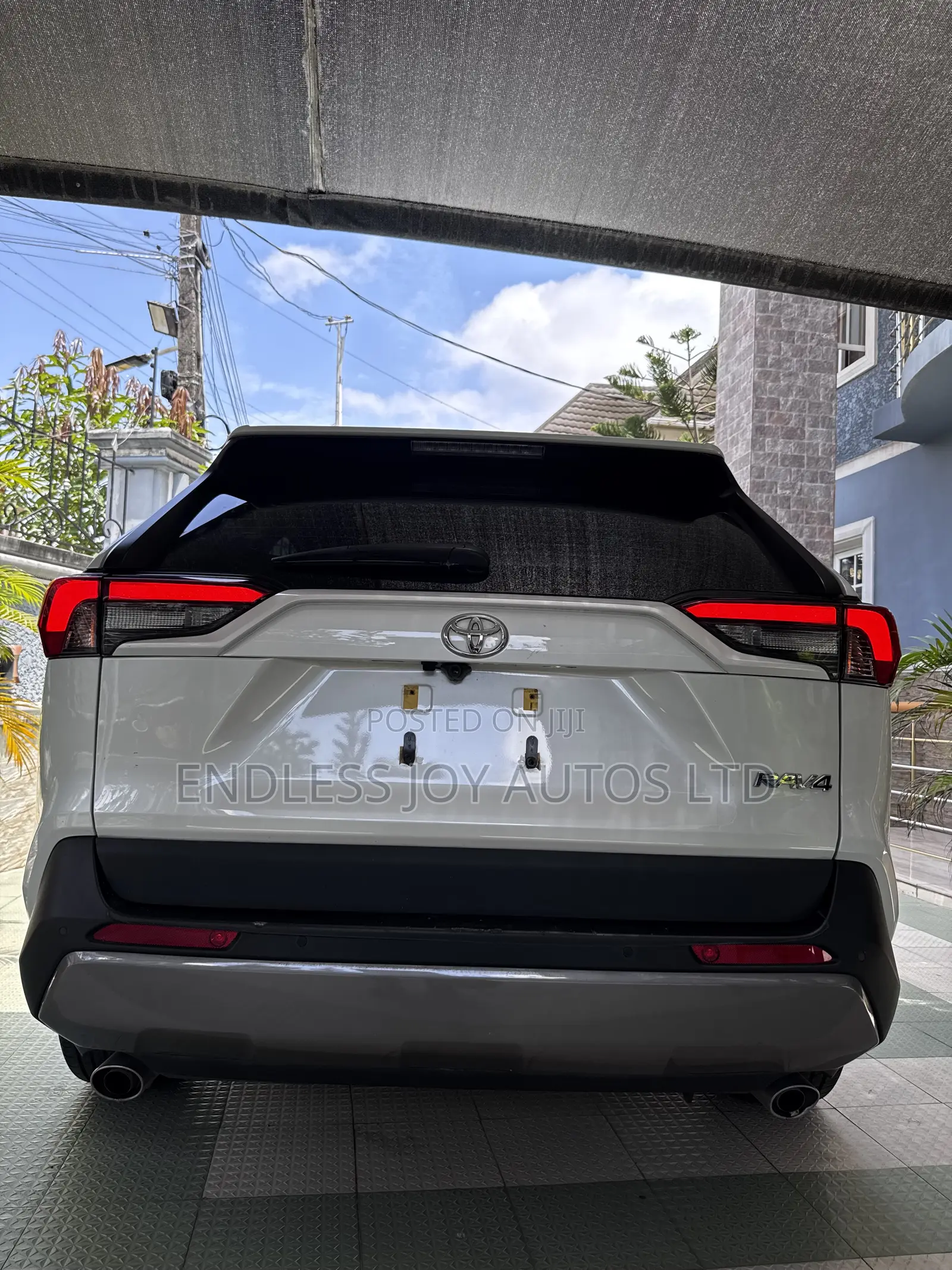 Toyota RAV4 XLE Premium 2022 White