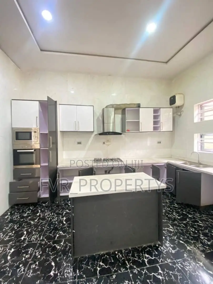1bdrm Shared Apartment in Ikota Villa, Lekki for rent