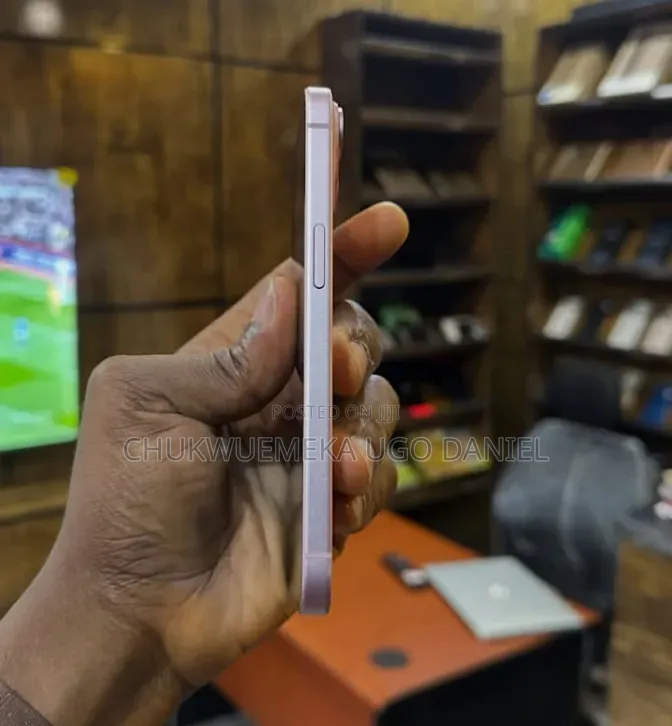 Apple iPhone 15 128 GB Pink