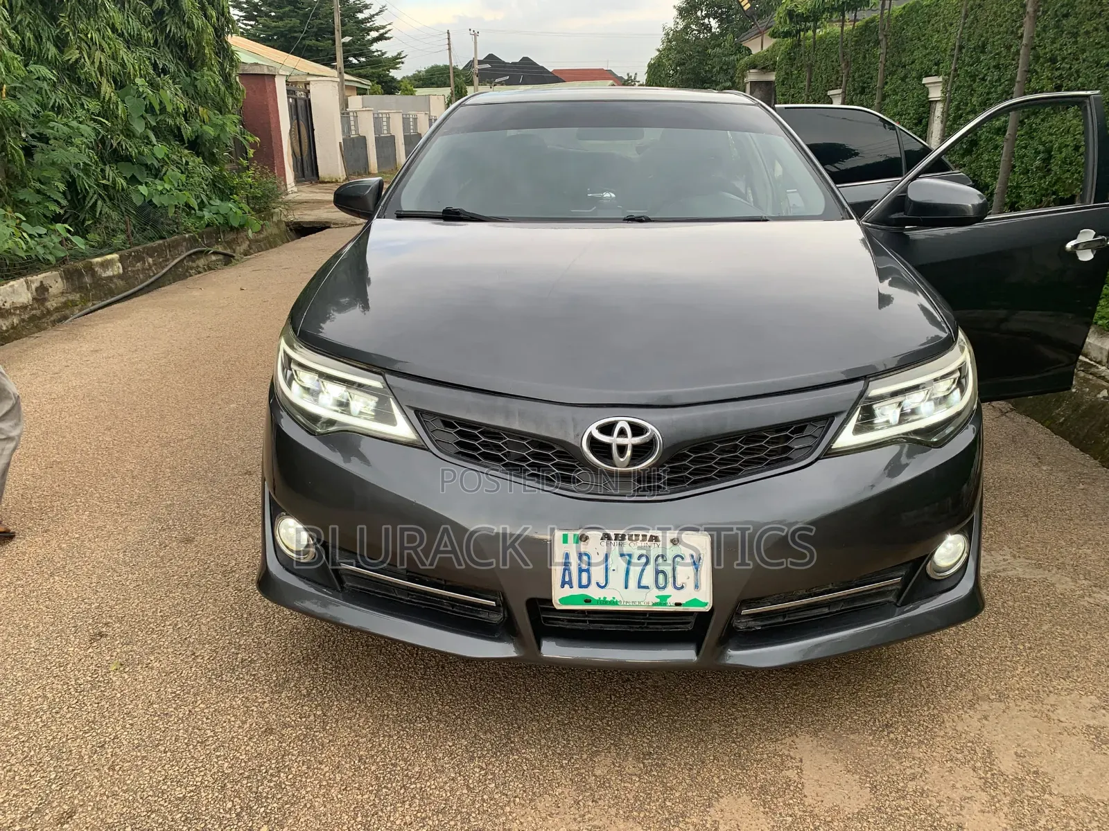 Toyota Camry XLE 4dr Sedan (2.5L 4cyl 6A) 2013 Gray