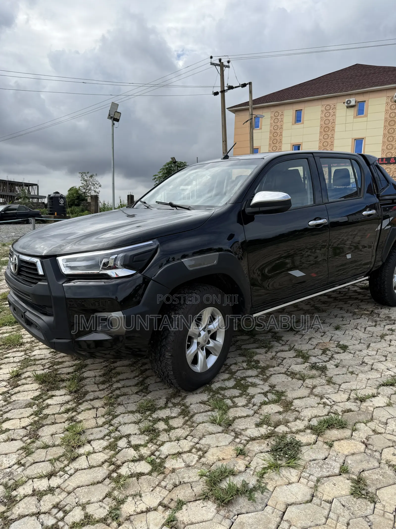 Toyota Hilux SR 4x4 2016 Black