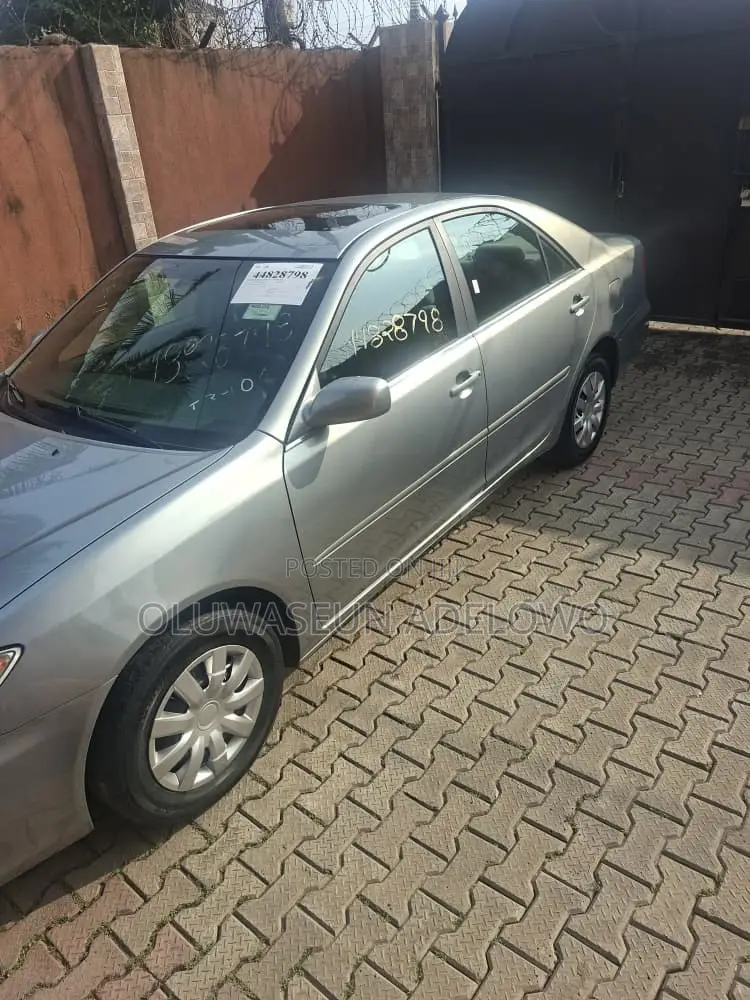 Toyota Camry LE 4dr Sedan (2.4L 4cyl 5A) 2006 Silver