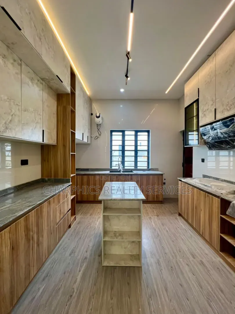 4bdrm Duplex in Off Lekki-Epe Expressway for sale