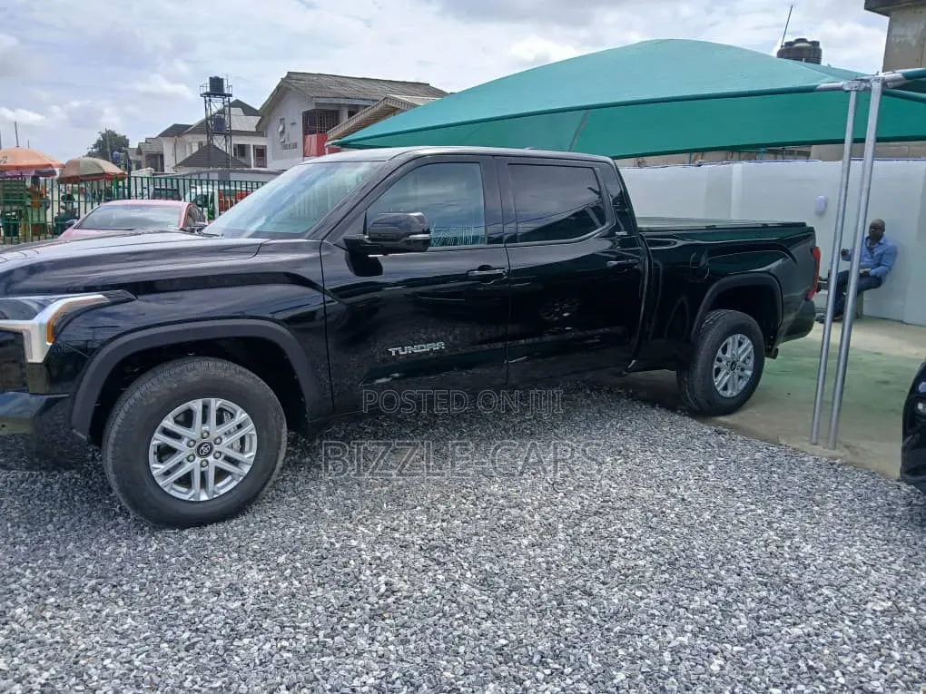 Toyota Tundra 2025 Black