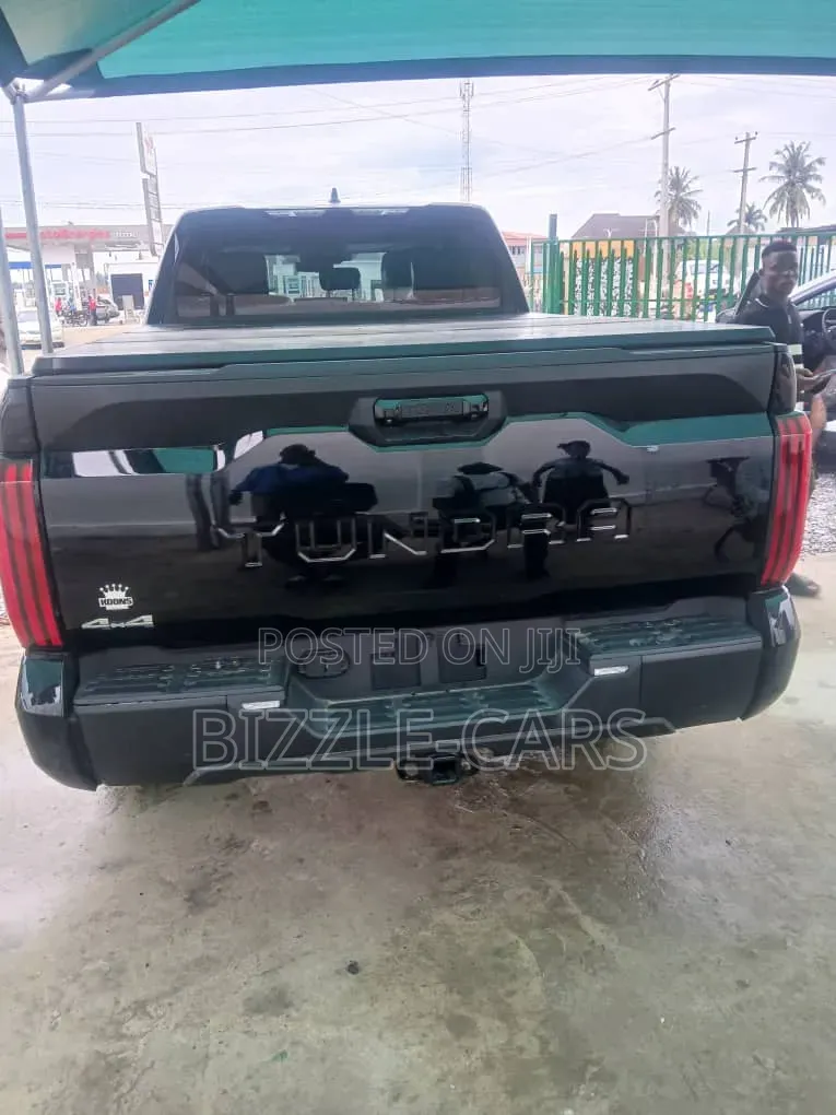 Toyota Tundra 2025 Black