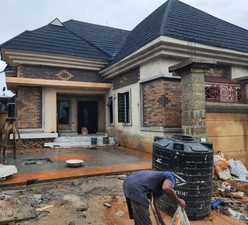 3bdrm Bungalow in Behind Magic Fm Aba for sale