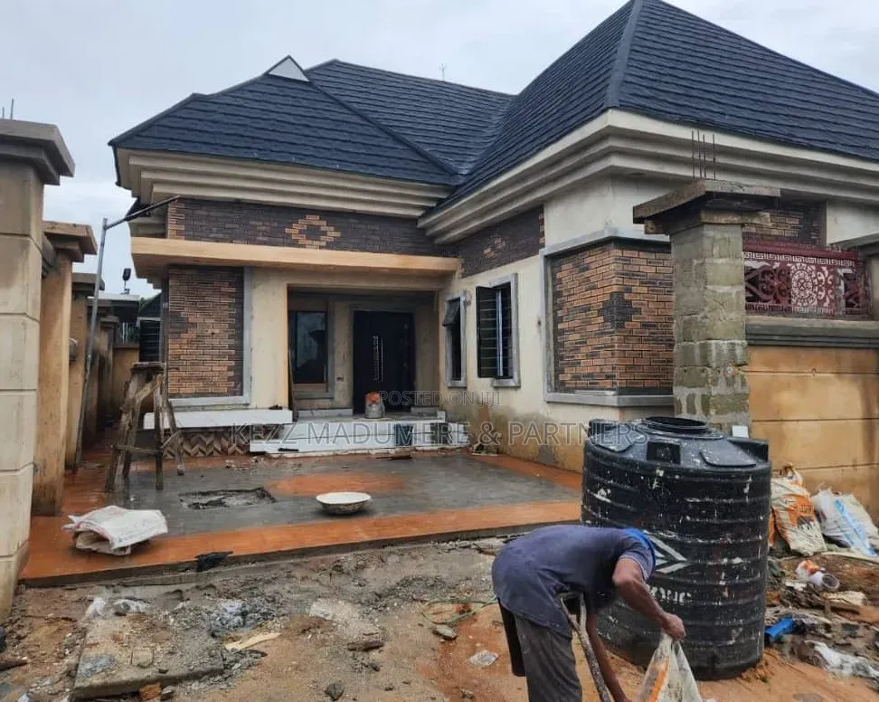 3bdrm Bungalow in Behind Magic Fm Aba for sale