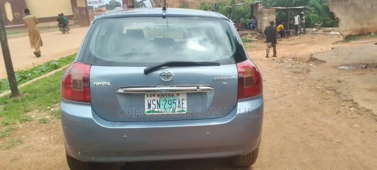 Toyota Corolla 2004 Gray
