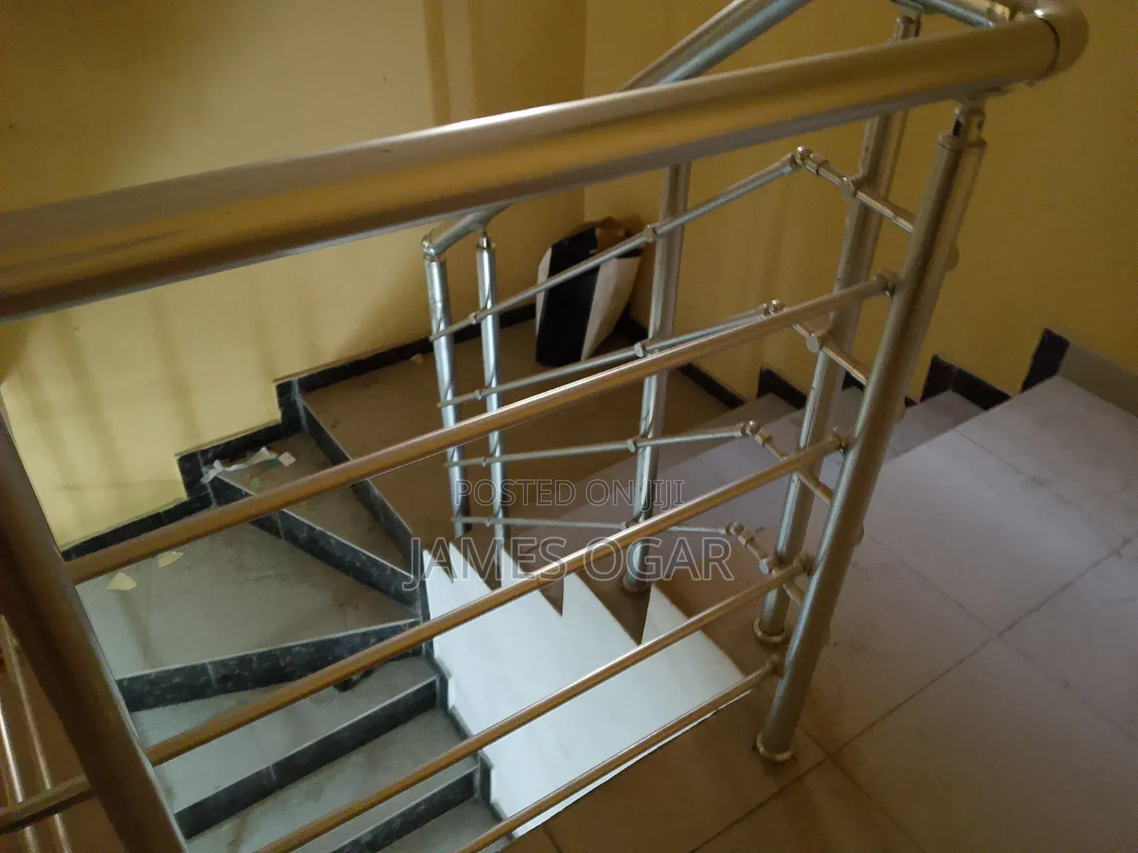 4bdrm Block of Flats in Mobi Road, Off Lekki-Epe Expressway for rent