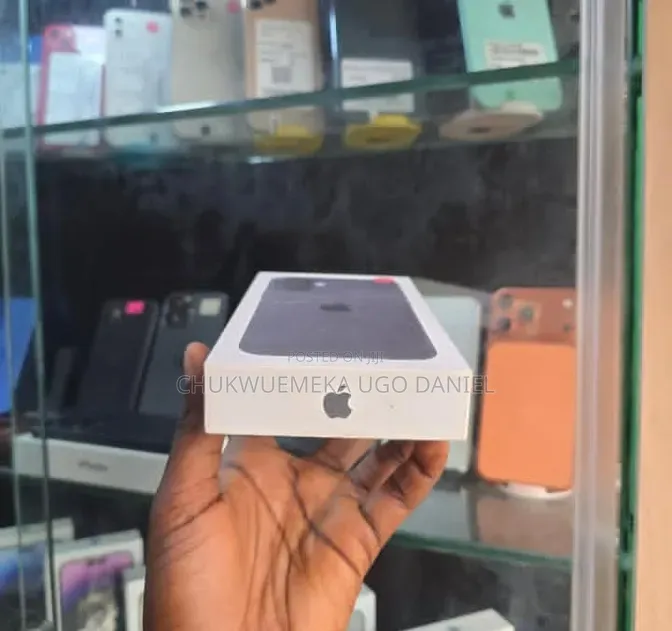 New Apple iPhone 16 Plus 128 GB Black