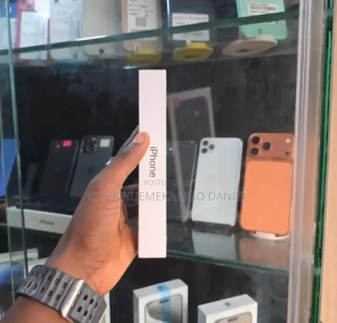 New Apple iPhone 16 Plus 128 GB Black
