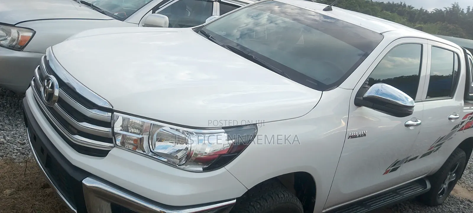Toyota Hilux 2023 White
