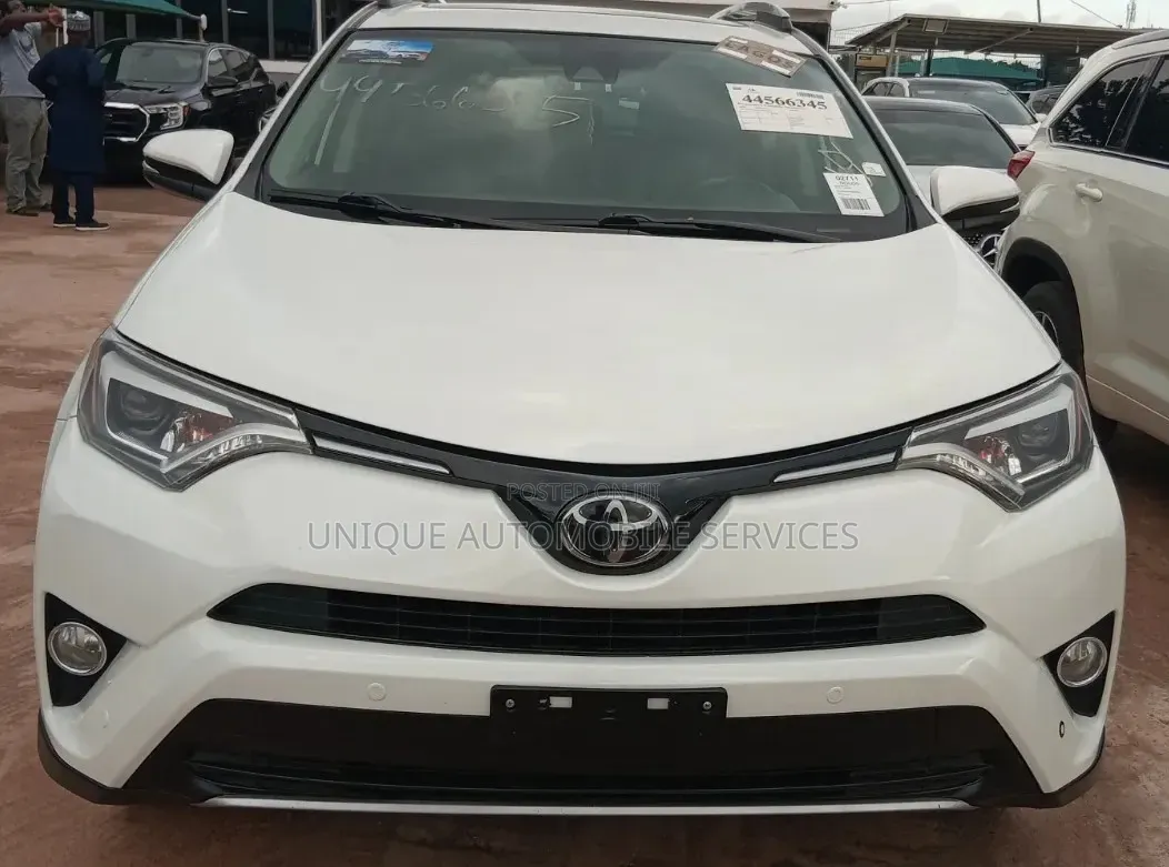 Toyota RAV4 Limited AWD (2.5L 4cyl 6A) 2016 White