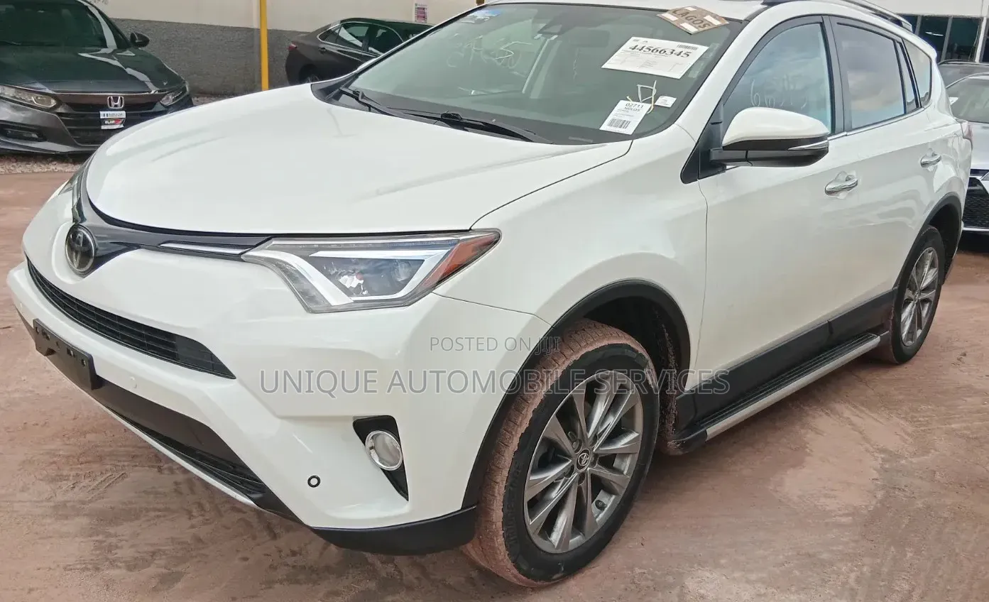 Toyota RAV4 Limited AWD (2.5L 4cyl 6A) 2016 White