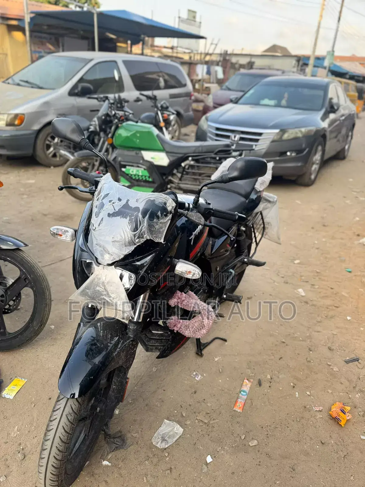 New Bajaj Pulsar 220 F 2025 Black