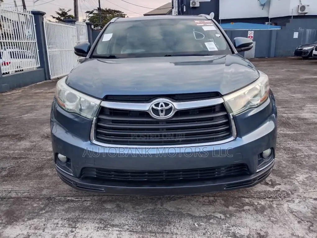Toyota Highlander XLE 4dr SUV (3.5L 6cyl 6A) 2015 Blue