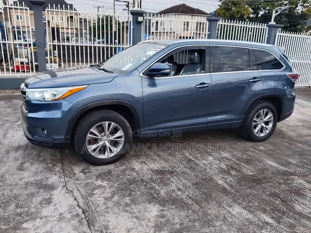 Toyota Highlander XLE 4dr SUV (3.5L 6cyl 6A) 2015 Blue
