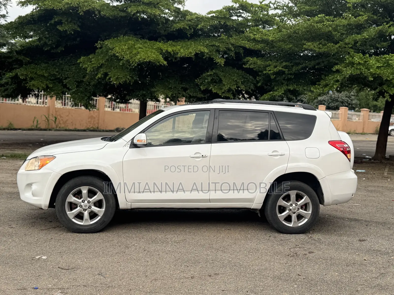 Toyota RAV4 Limited V6 4x4 2009 White