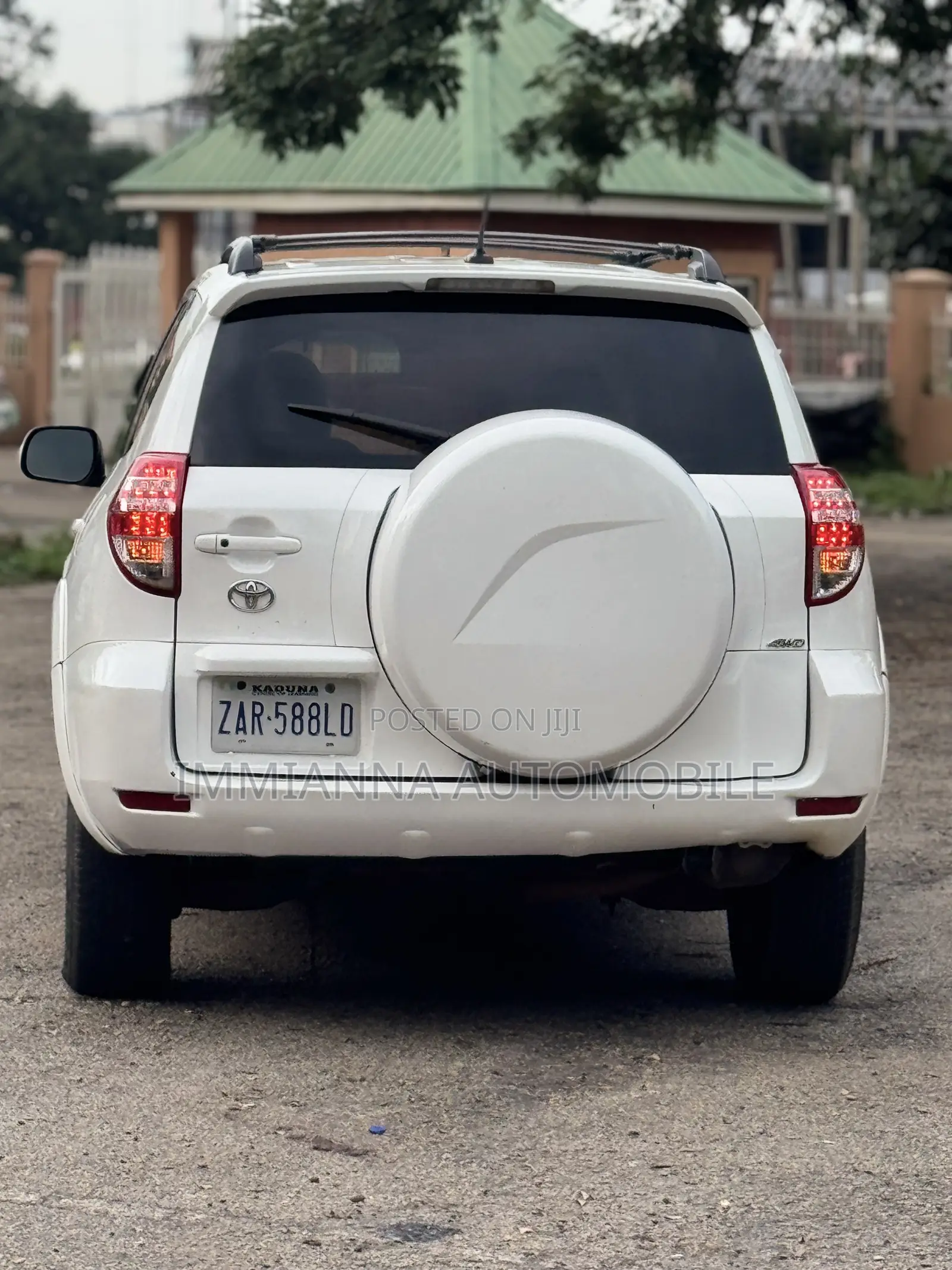 Toyota RAV4 Limited V6 4x4 2009 White