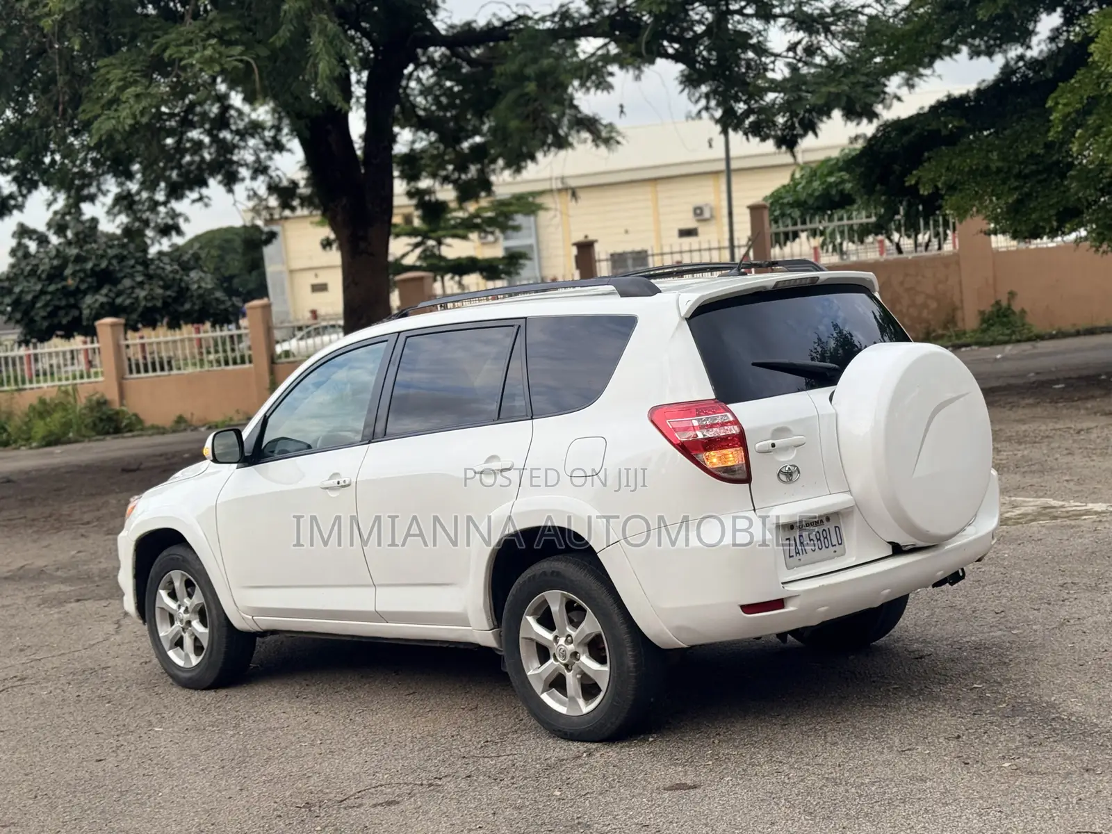 Toyota RAV4 Limited V6 4x4 2009 White