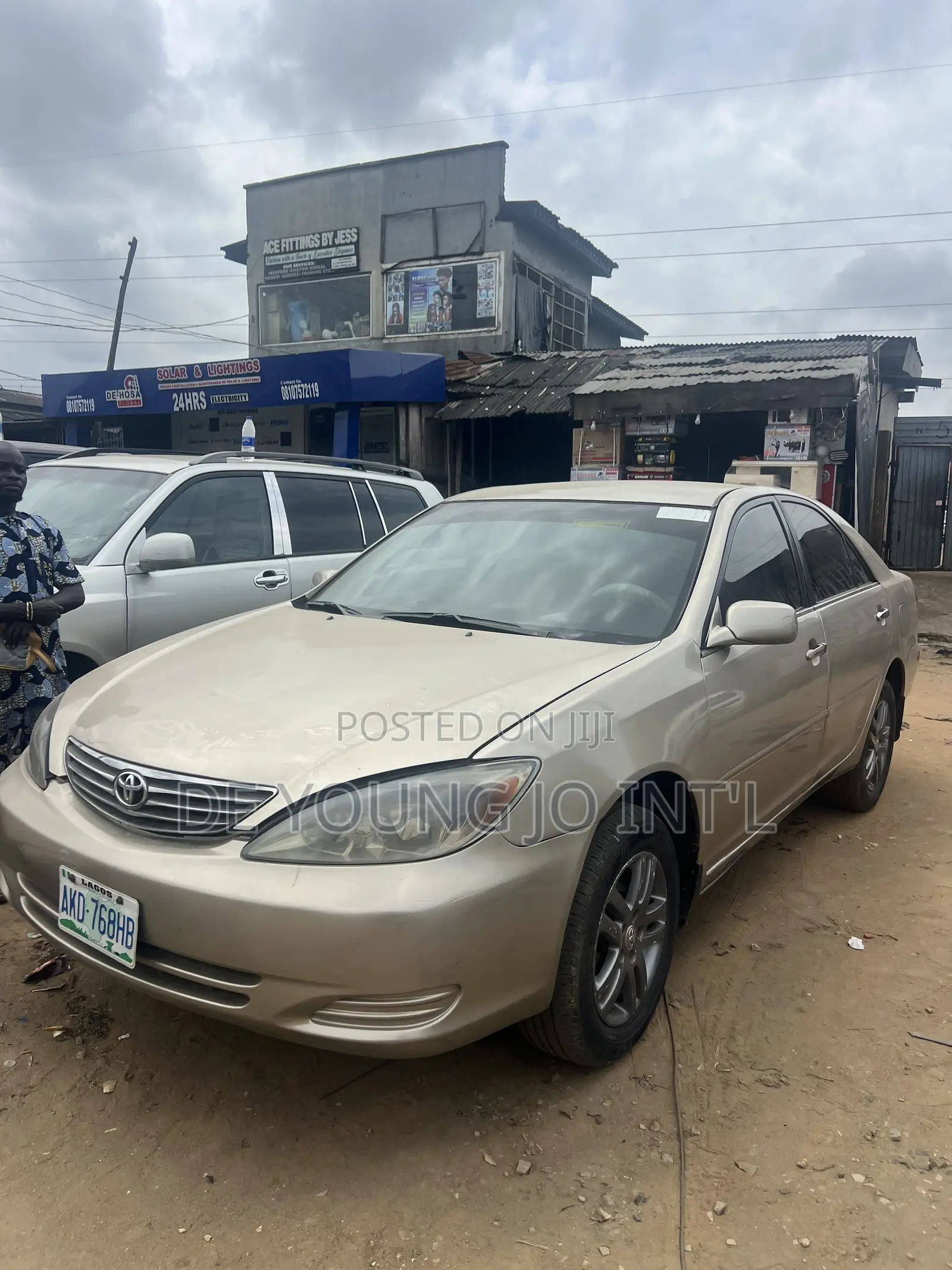 Toyota Camry LE 4dr Sedan (2.4L 4cyl 5A) 2005 Gold