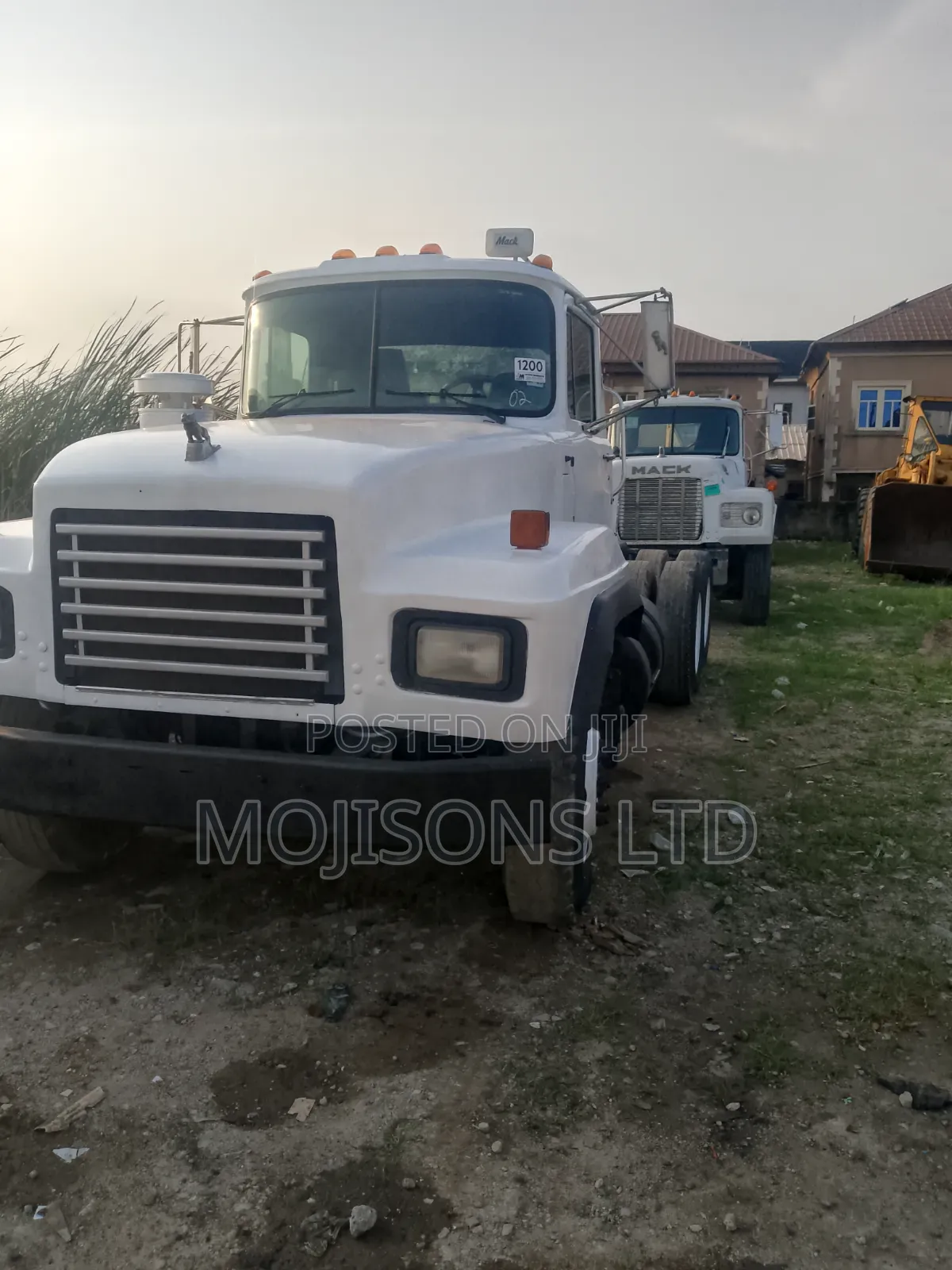 Trailer Head