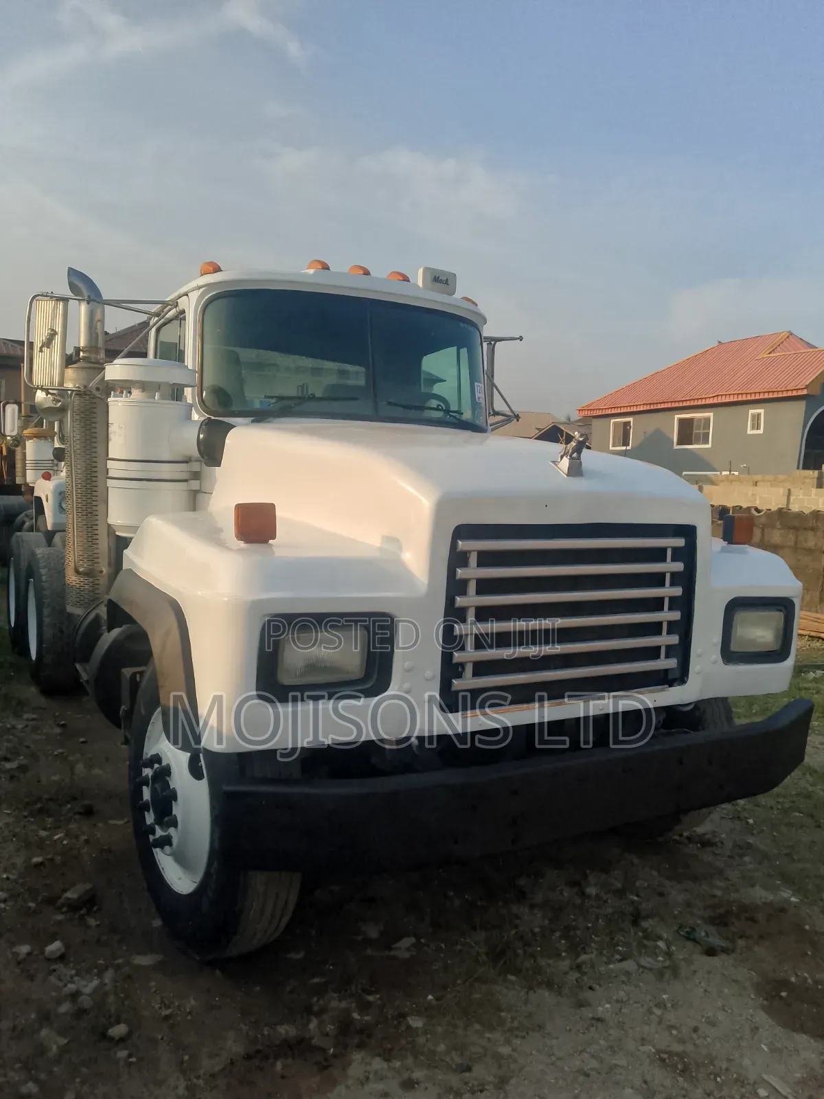 Trailer Head