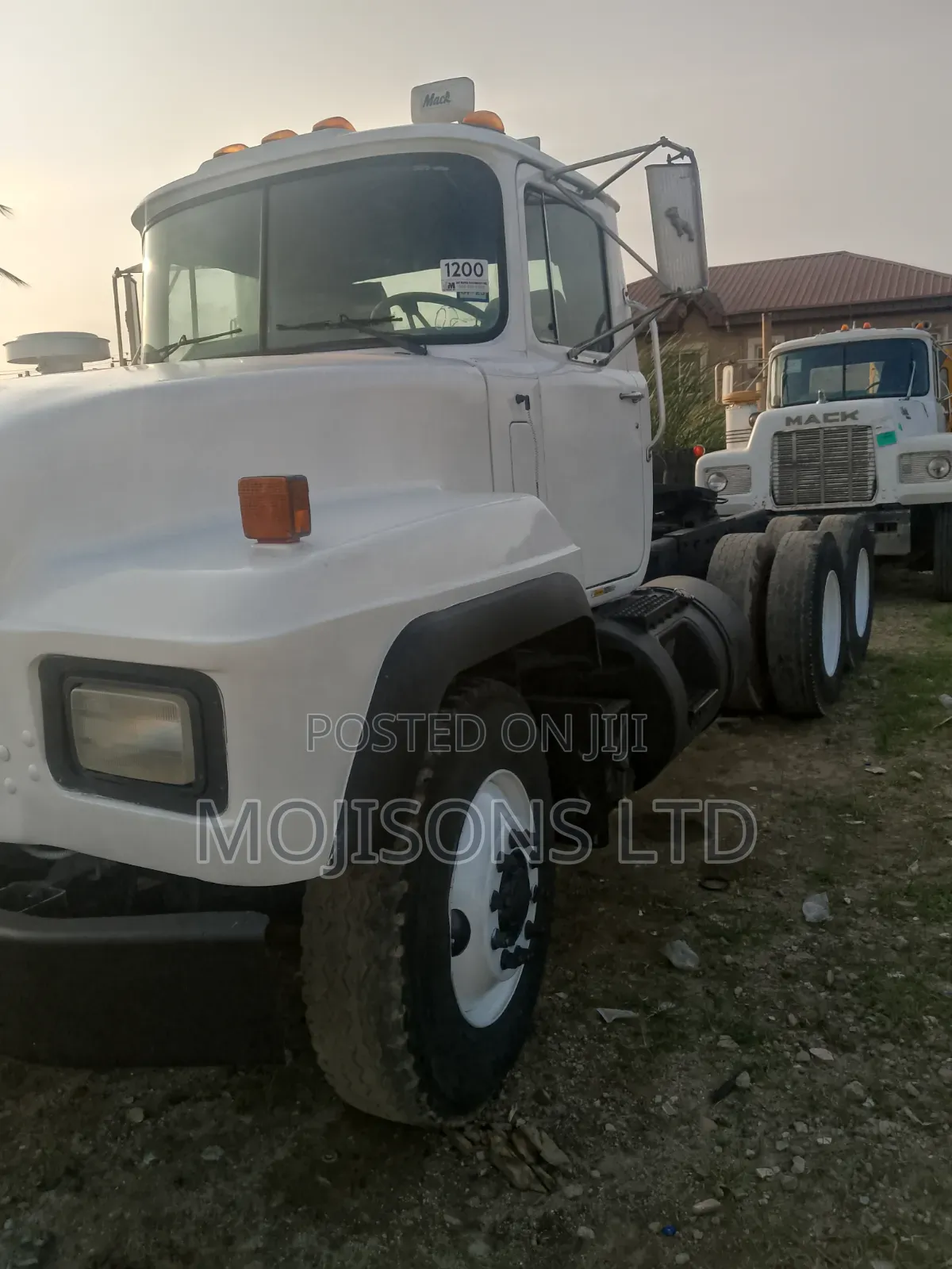 Trailer Head