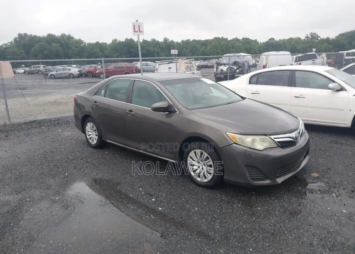 Toyota Camry 2012 Gray