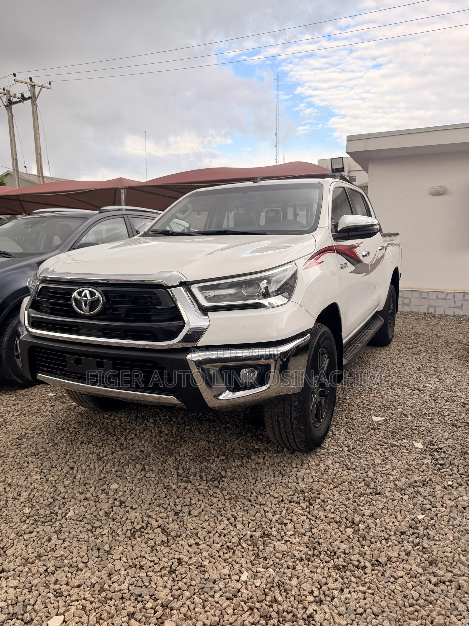Toyota Hilux 2023 White