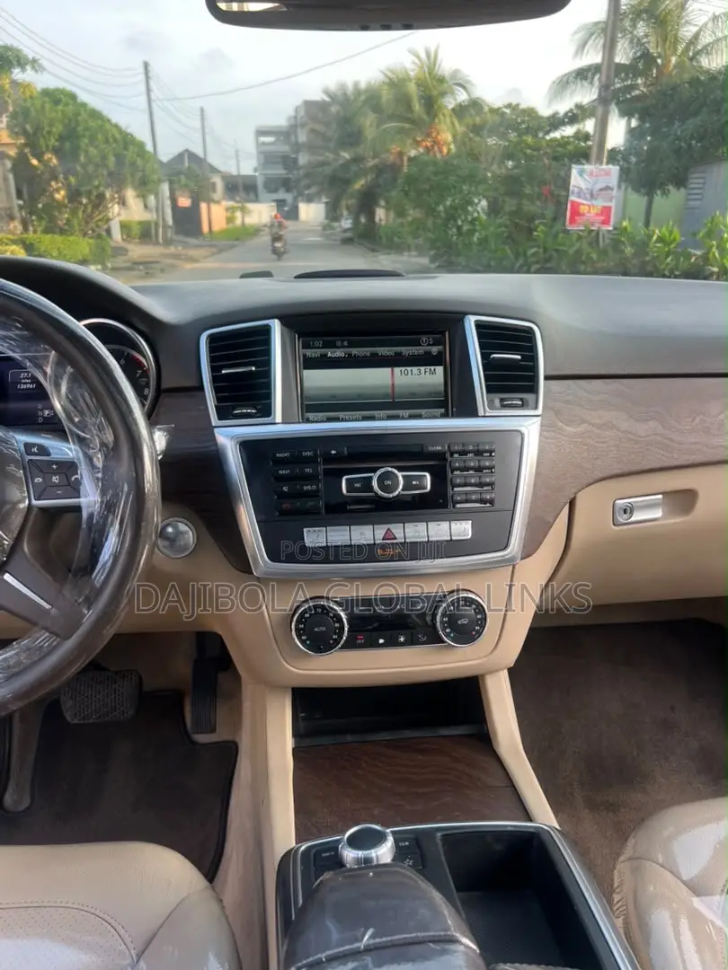 Mercedes-Benz M Class ML350 4MATIC 4dr SUV AWD (3.5L 6cyl 7A) 2014
