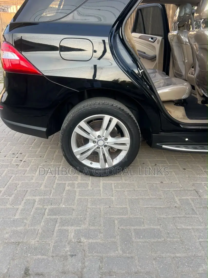 Mercedes-Benz M Class ML350 4MATIC 4dr SUV AWD (3.5L 6cyl 7A) 2014