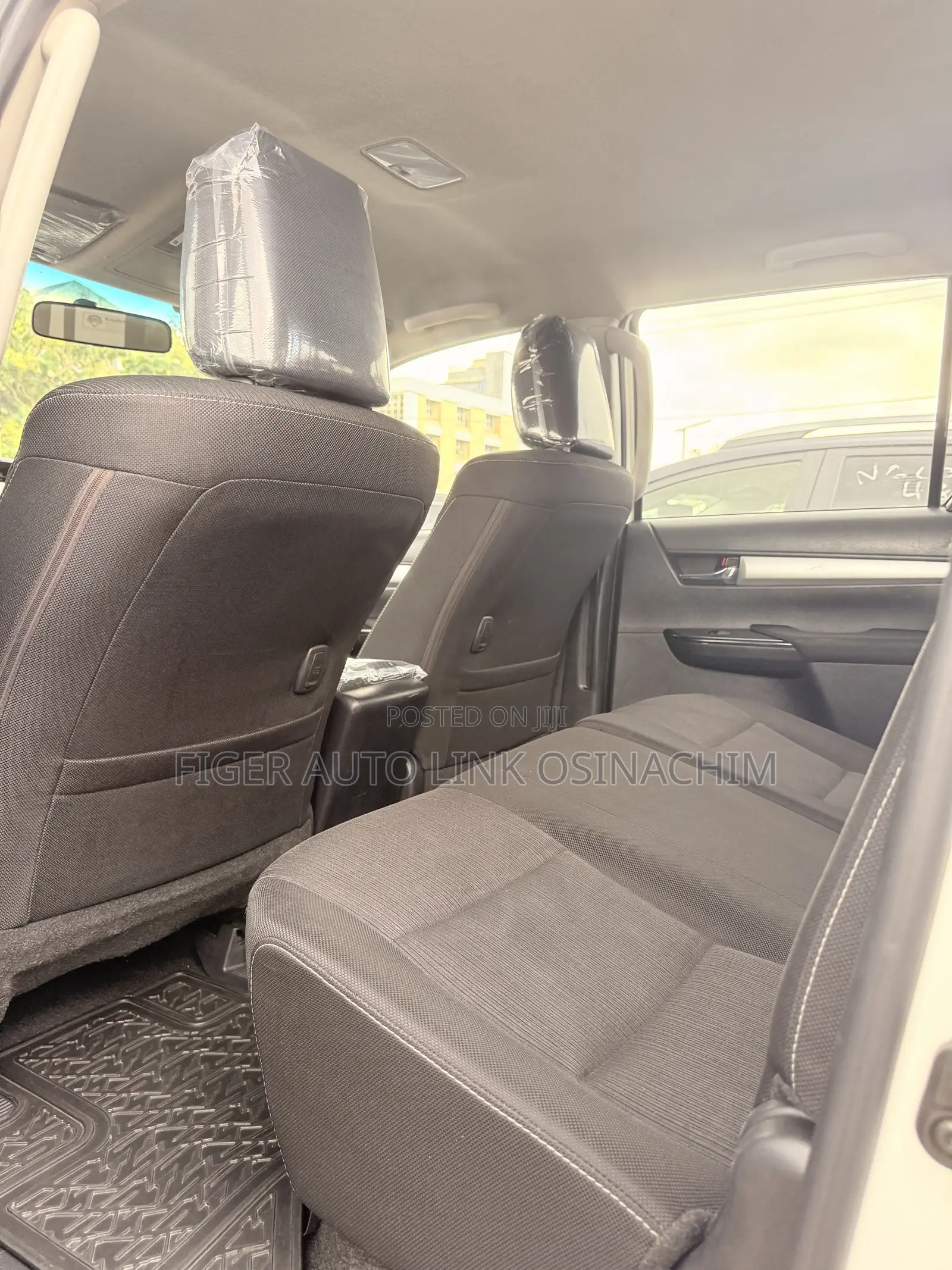 Toyota Hilux 2023 White