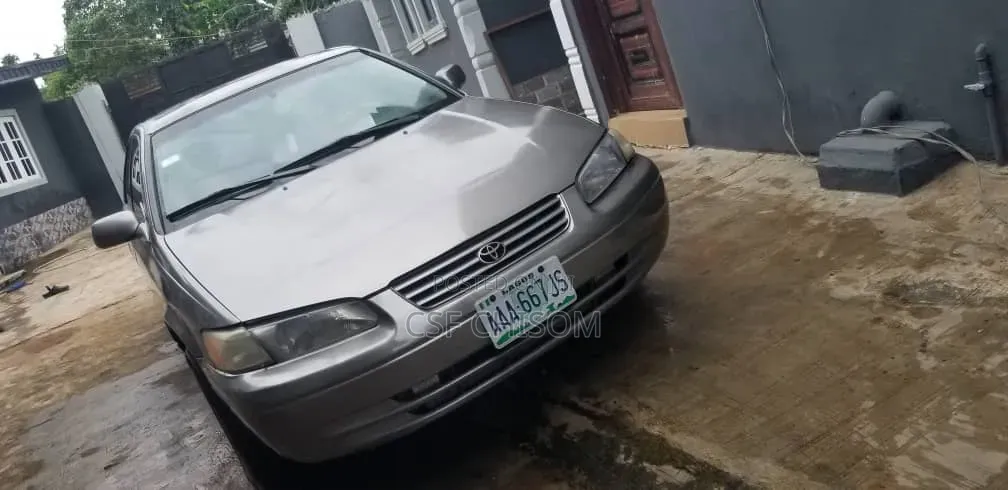 Toyota Camry 2002 Gray