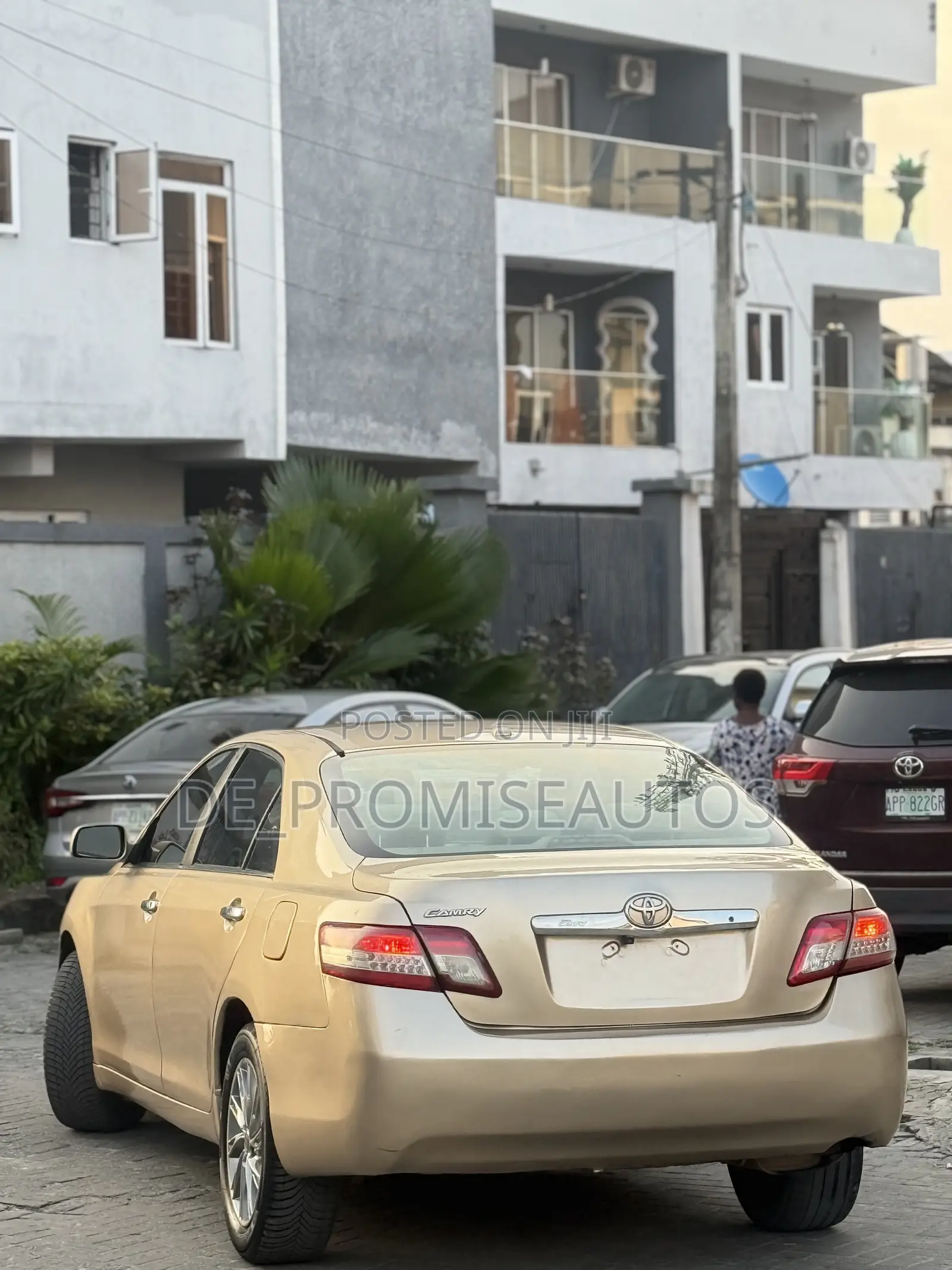 Toyota Camry 2010 Gold