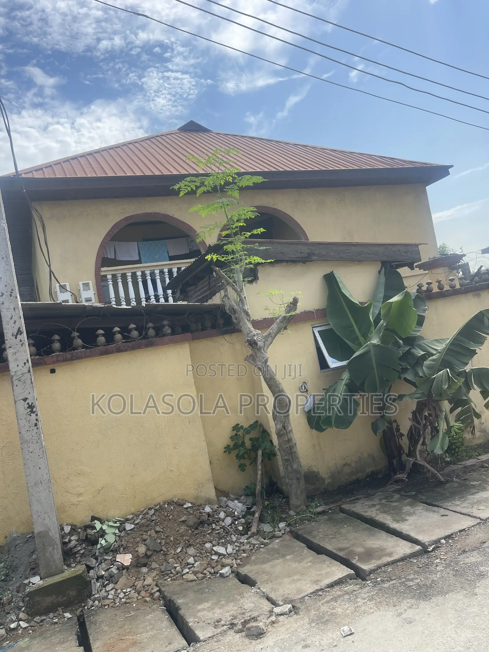 6bdrm Block of Flats in Gbolade Adebanjo, Coker Road for sale