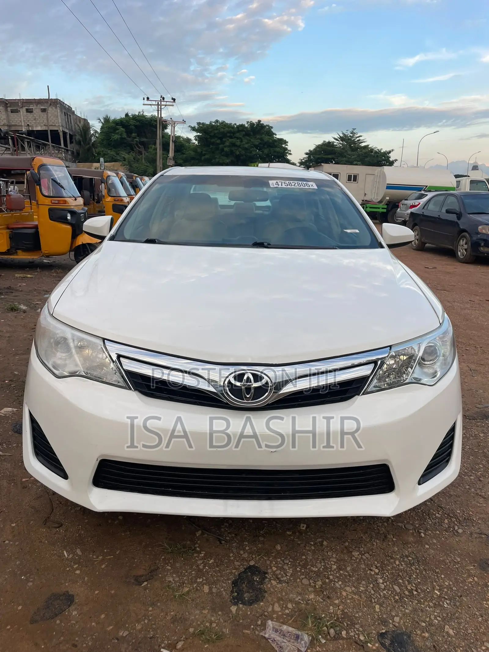 Toyota Camry XLE 4dr Sedan (3.5L 6cyl 6A) 2014 White