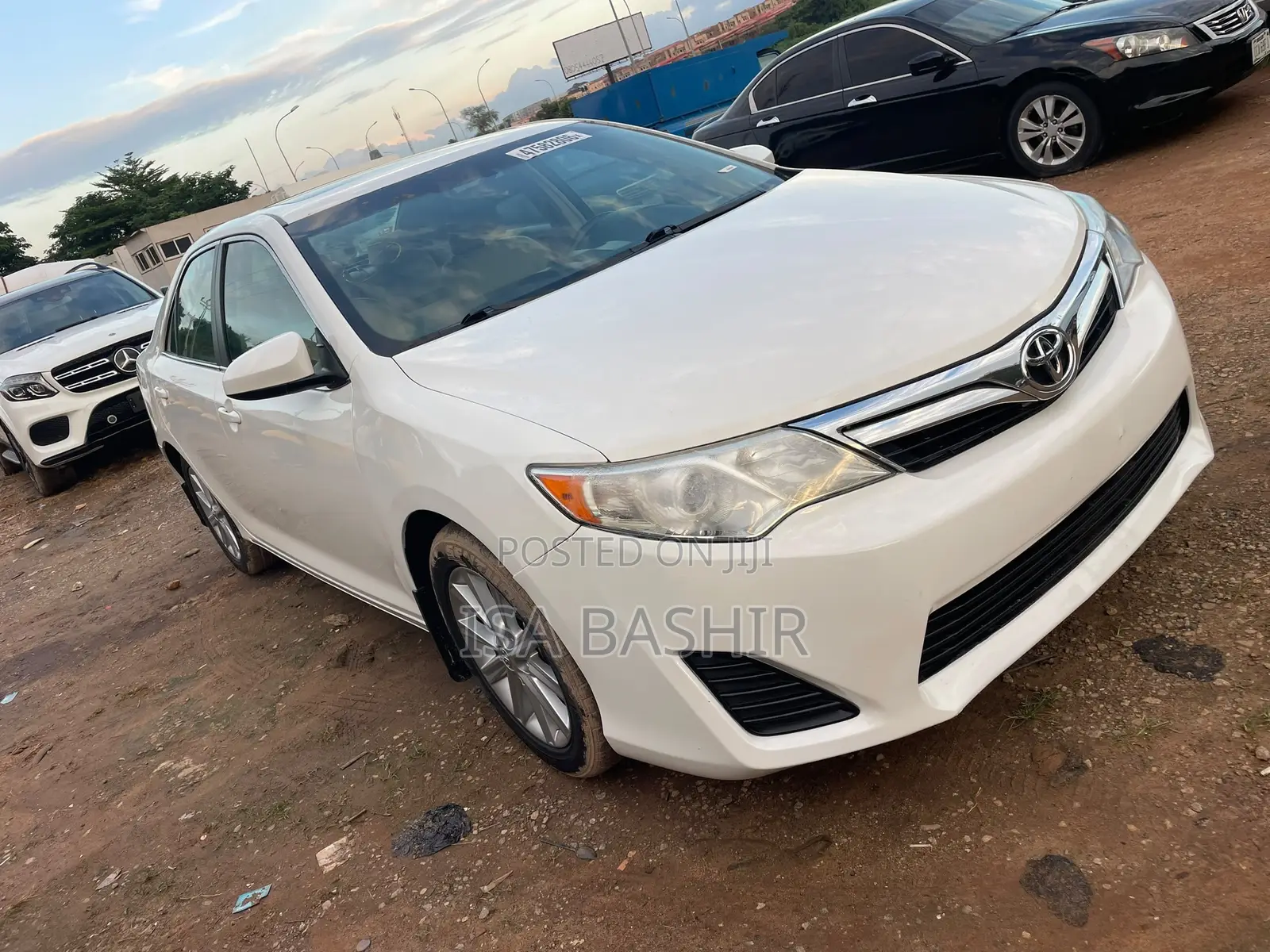 Toyota Camry XLE 4dr Sedan (3.5L 6cyl 6A) 2014 White