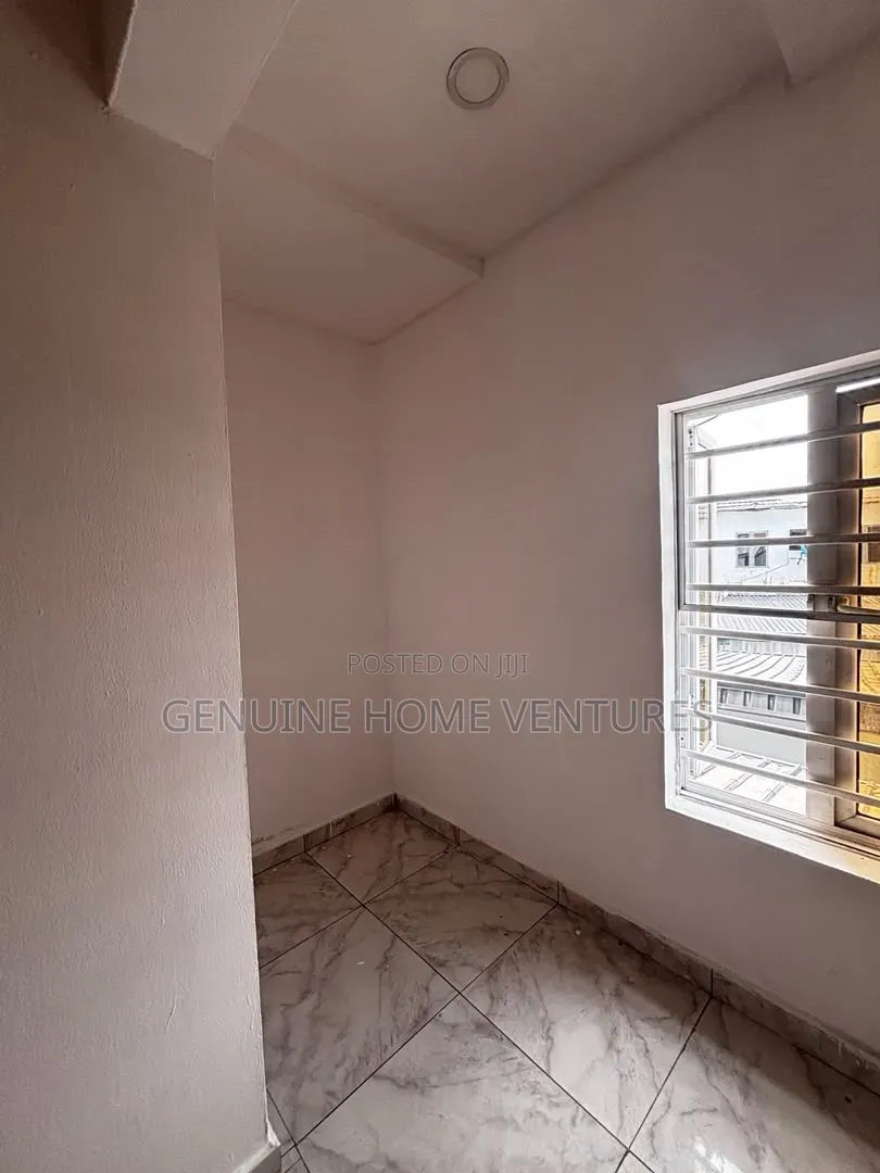1bdrm Shared Apartment in Westend, Ikota for rent