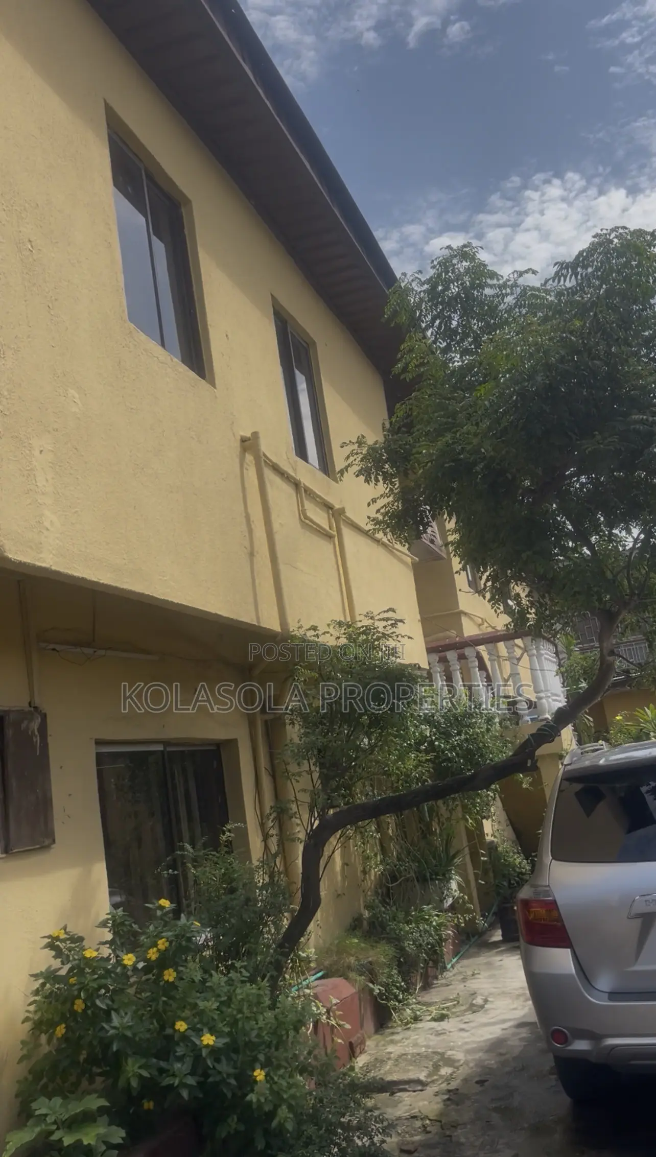 6bdrm Block of Flats in Gbolade Adebanjo, Coker Road for sale