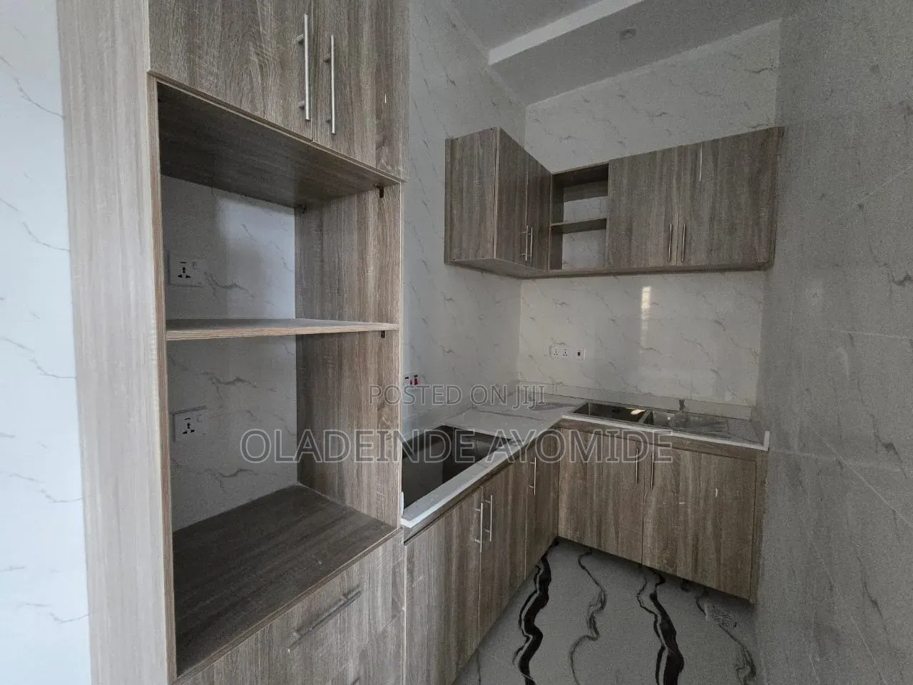 2bdrm Apartment in Lekki Phase1 for rent