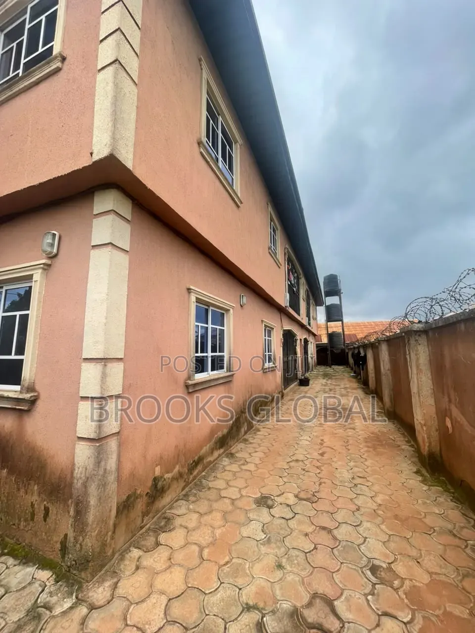 3bdrm Block of Flats in Benin City for sale