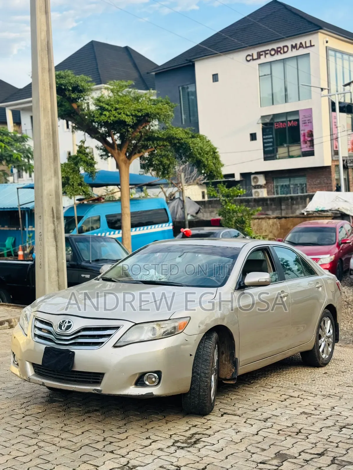 Toyota Camry 2009 Gold