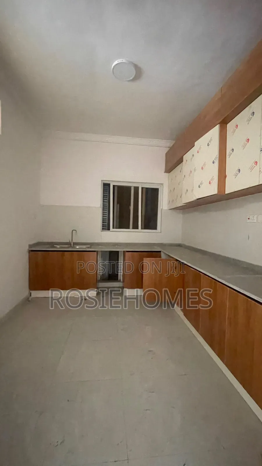 3bdrm Apartment in Osapa London for sale