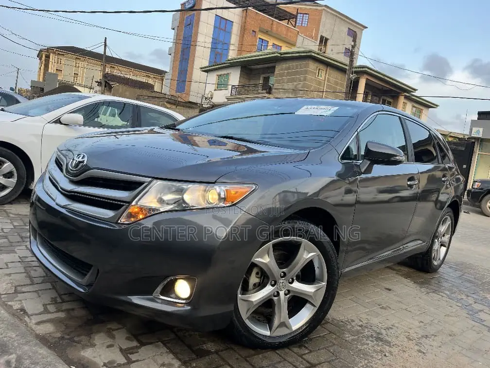 Toyota Venza XLE 4dr Wagon (3.5L 6cyl 6A) 2015 Gray