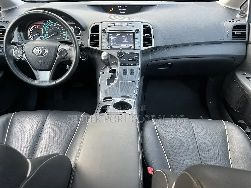 Toyota Venza XLE 4dr Wagon (3.5L 6cyl 6A) 2015 Gray