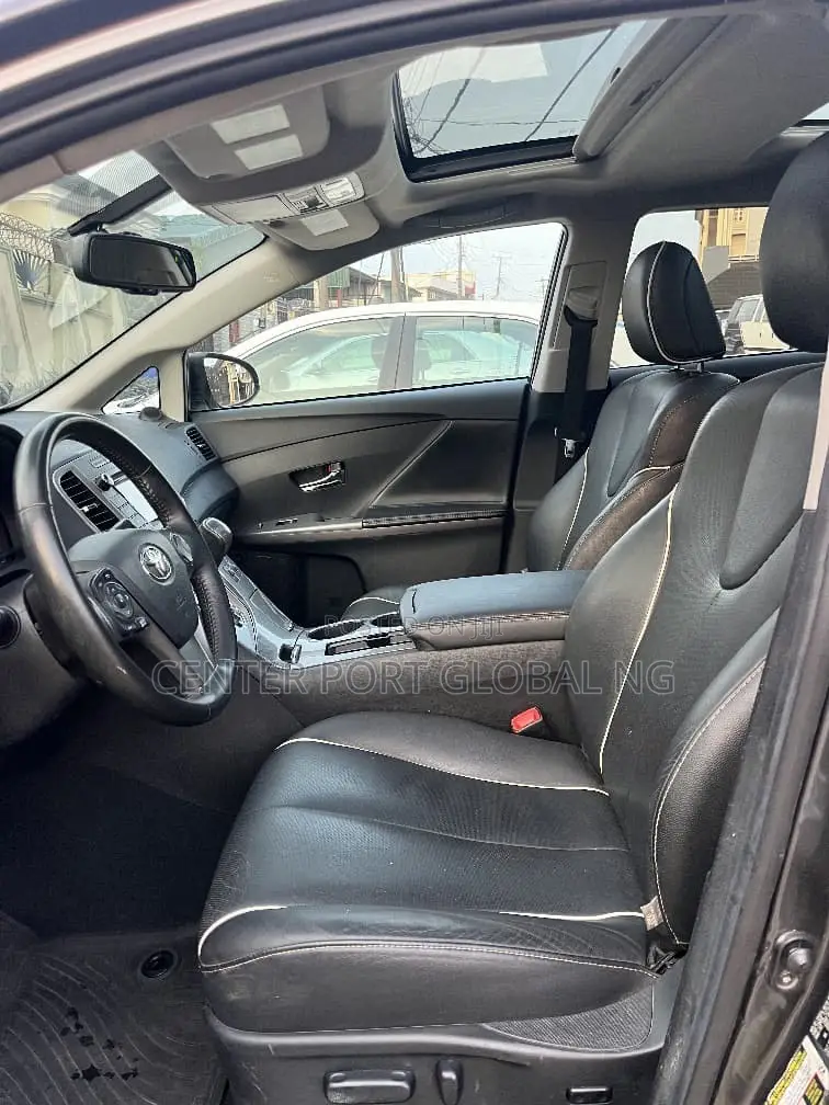 Toyota Venza XLE 4dr Wagon (3.5L 6cyl 6A) 2015 Gray
